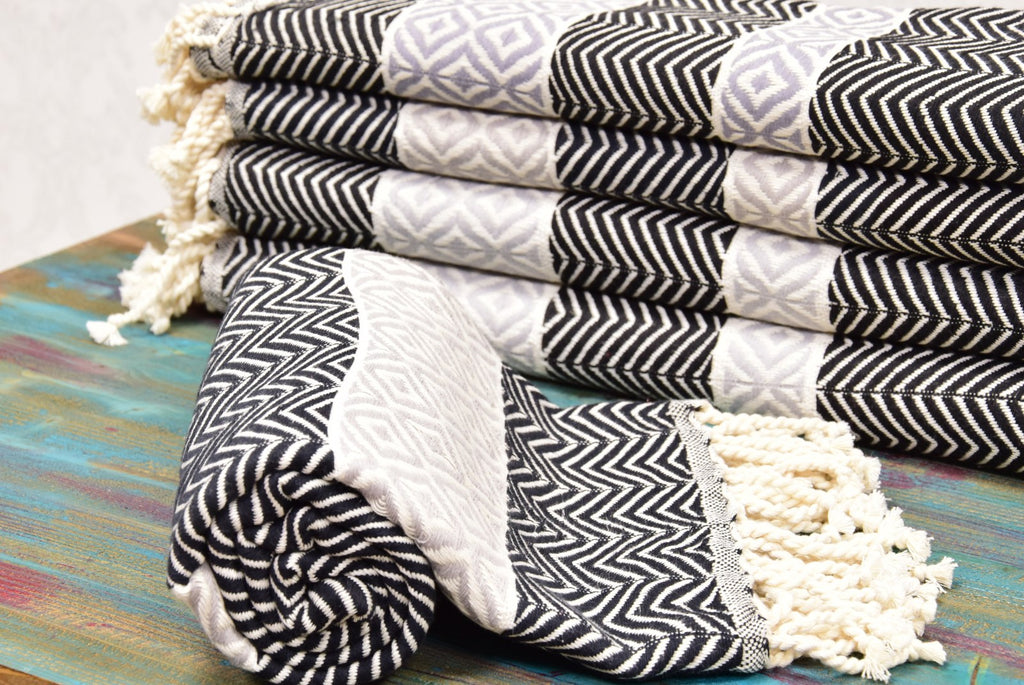 Black & White Turkish Towel – Handmade Cotton Towel with Boho Chevron Design, Personalized Gift for Her, Bridesmaid or Home Spa Towel